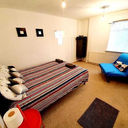 Rayleigh Town Centre 2 Bedroom Apartment المظهر الخارجي الصورة