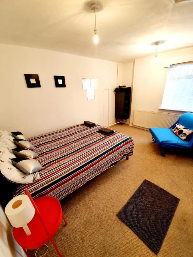 Rayleigh Town Centre 2 Bedroom Apartment المظهر الخارجي الصورة